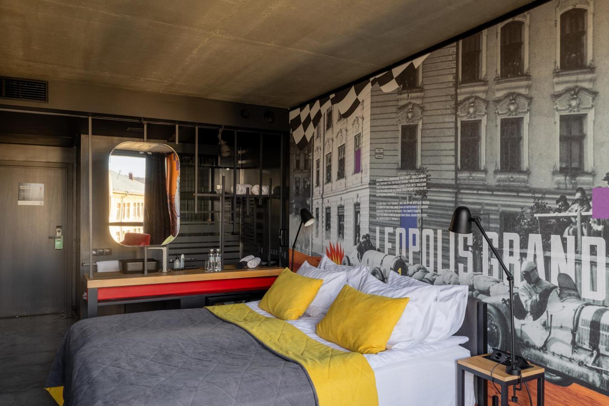 !Fest Hotel Lviv Exterior foto