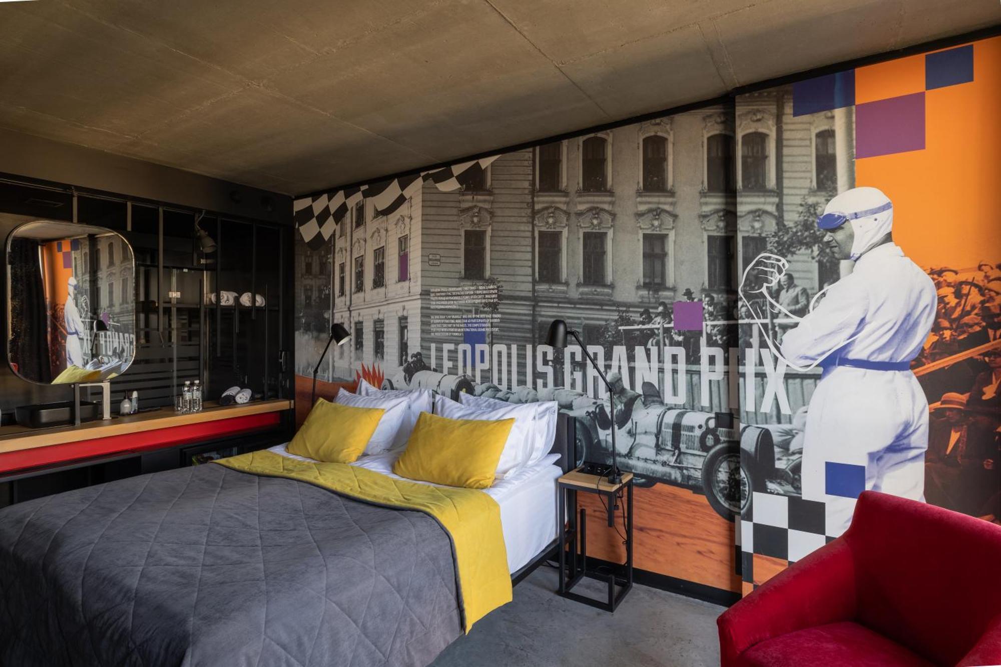 !Fest Hotel Lviv Exterior foto